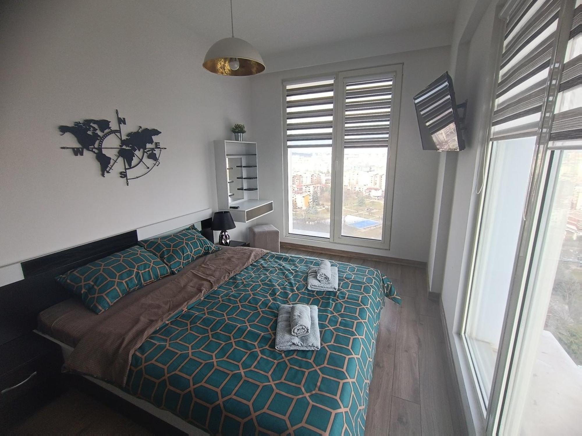 סקופיה 18Th & 16H Floor Secure Luxury Condos With Pool & Fitness Included In Price מראה חיצוני תמונה