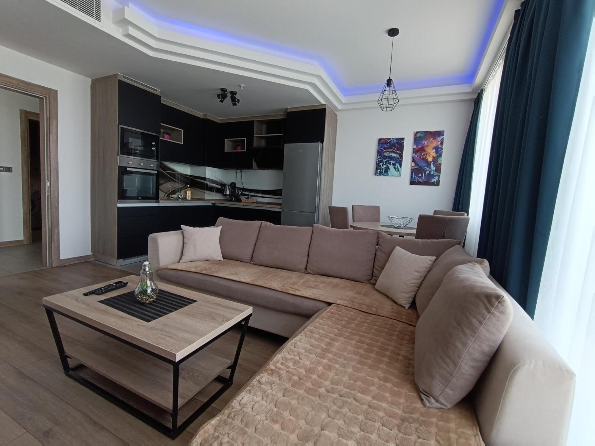סקופיה 18Th & 16H Floor Secure Luxury Condos With Pool & Fitness Included In Price מראה חיצוני תמונה