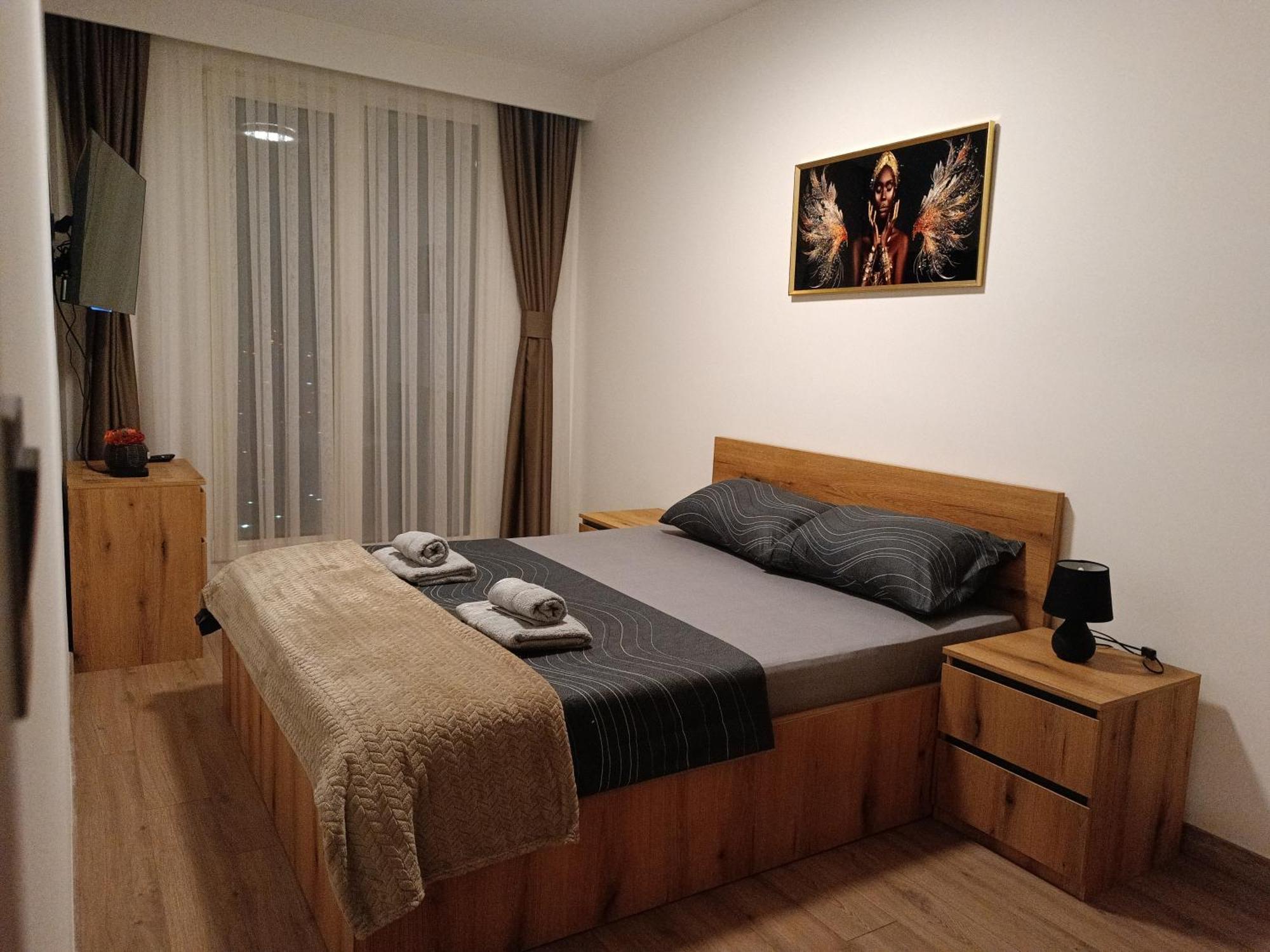 סקופיה 18Th & 16H Floor Secure Luxury Condos With Pool & Fitness Included In Price מראה חיצוני תמונה