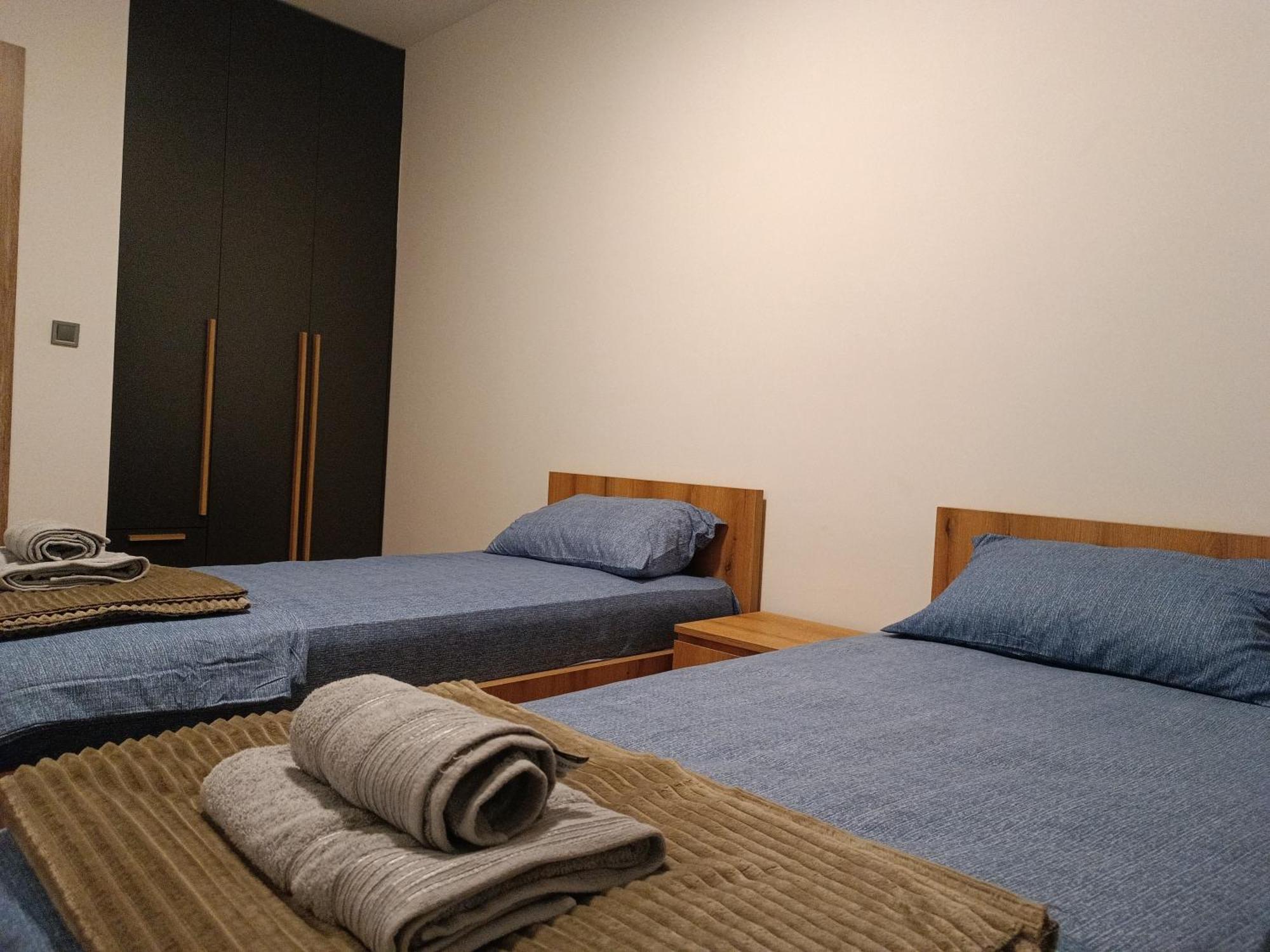 סקופיה 18Th & 16H Floor Secure Luxury Condos With Pool & Fitness Included In Price מראה חיצוני תמונה