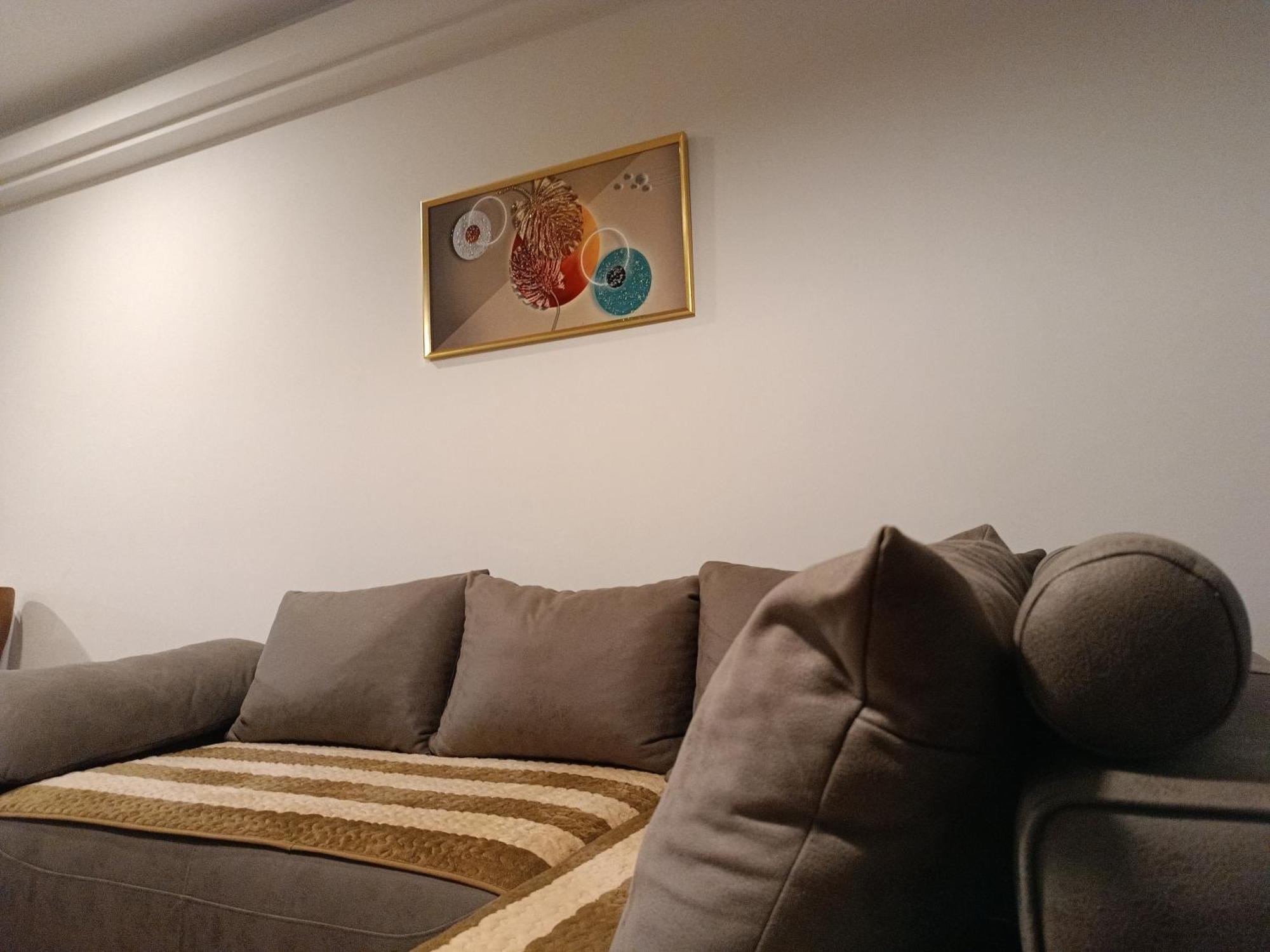 סקופיה 18Th & 16H Floor Secure Luxury Condos With Pool & Fitness Included In Price מראה חיצוני תמונה