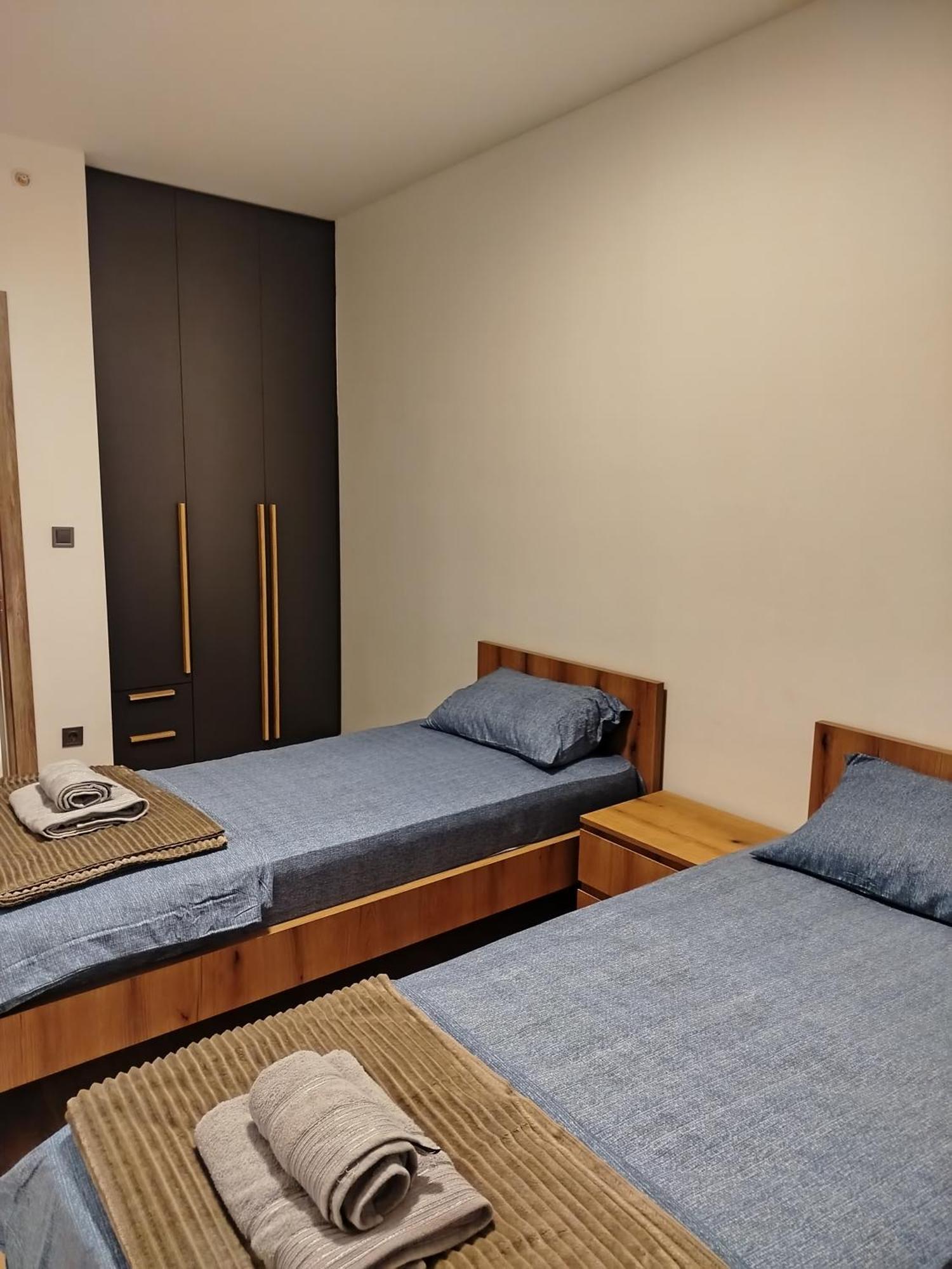 סקופיה 18Th & 16H Floor Secure Luxury Condos With Pool & Fitness Included In Price מראה חיצוני תמונה