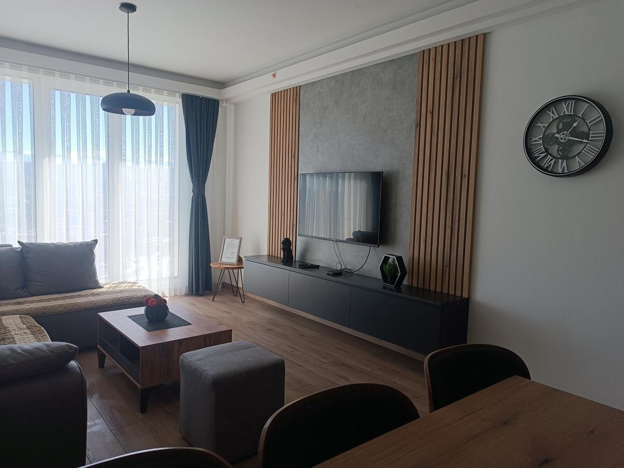 סקופיה 18Th & 16H Floor Secure Luxury Condos With Pool & Fitness Included In Price מראה חיצוני תמונה