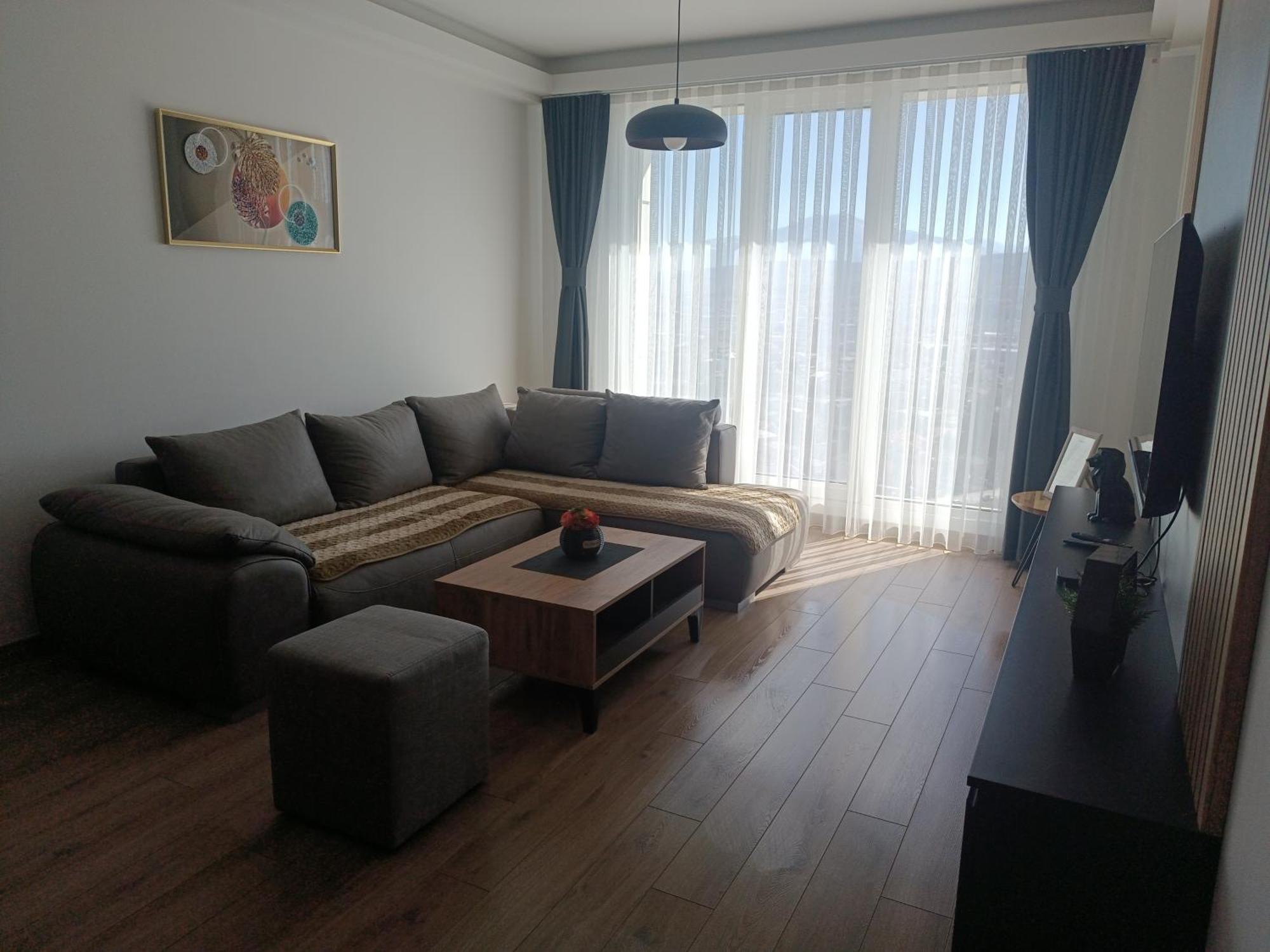 סקופיה 18Th & 16H Floor Secure Luxury Condos With Pool & Fitness Included In Price מראה חיצוני תמונה